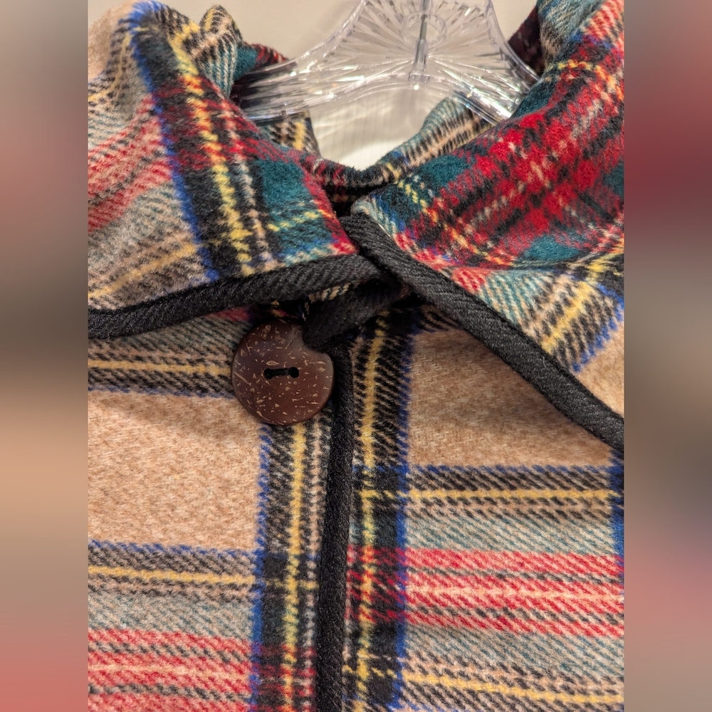 Sweaterworks Tan Brown Red Green Plaid Poncho Snap Collar One Size Fits Most EUC - Picture 3 of 8